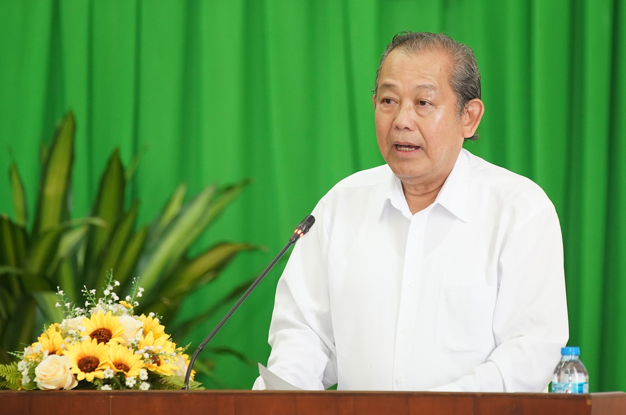 Phó Thủ tướng Thường trực Chính phủ Trương Hòa Bình phát biểu tại buổi làm việc. Ảnh: VGP