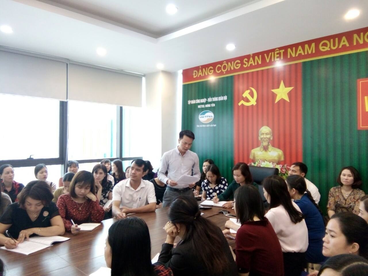 Toàn cảnh diễn ra hội nghị trực tuyến tại Hưng Yên