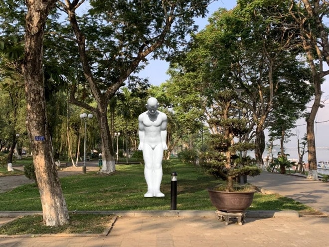 Vị trí đề xuất đặt tượng tại công viên Lý Tự Trọng (trước Bệnh viện T.Ư Huế) trên lối đi ra công trình cầu đi bộ bằng gỗ lim do Chính phủ Hàn Quốc tài trợ. Ảnh: UBND TP. Huế cung cấp