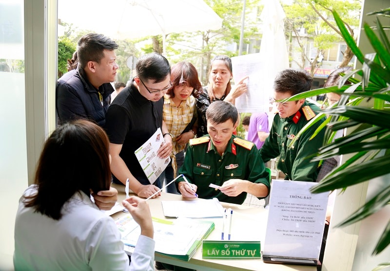 Quy trình nộp hồ sơ đơn giản, cán bộ tiếp nhận hồ sơ được đào tạo bài bản, chuyên nghiệp giúp cho khách hàng nộp hồ sơ dễ dàng và nhanh chóng