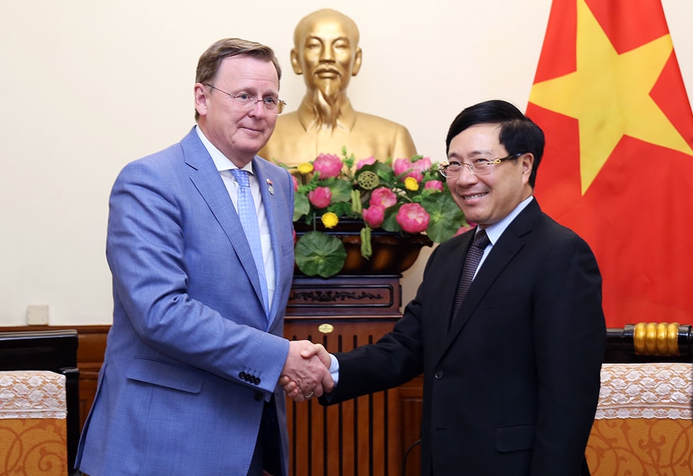 Phó Thủ tướng Phạm Bình Minh tiếp Thủ hiến bang Bodo Rammelow - Cộng hòa Liên bang Đức. Ảnh: VGP