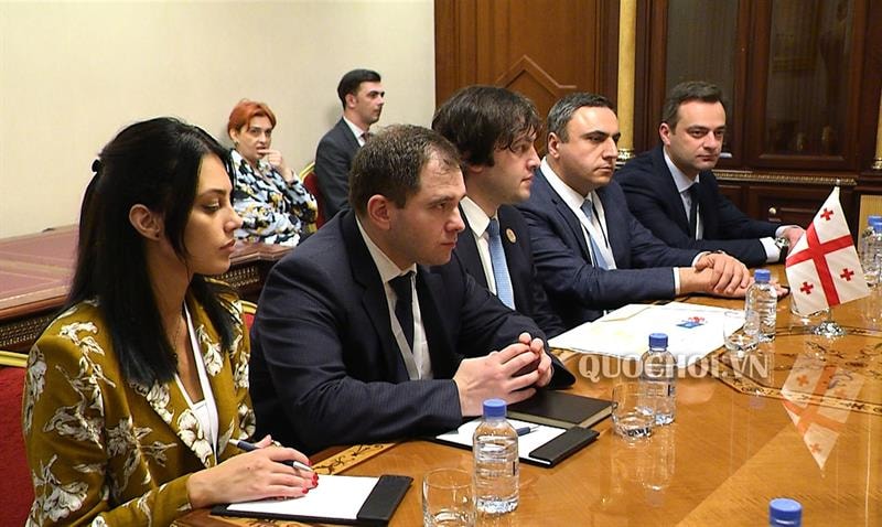Chủ tịch Quốc hội Irakli Kobakhidze và Đoàn đại biểu Georgia. Ảnh quochoi.vn