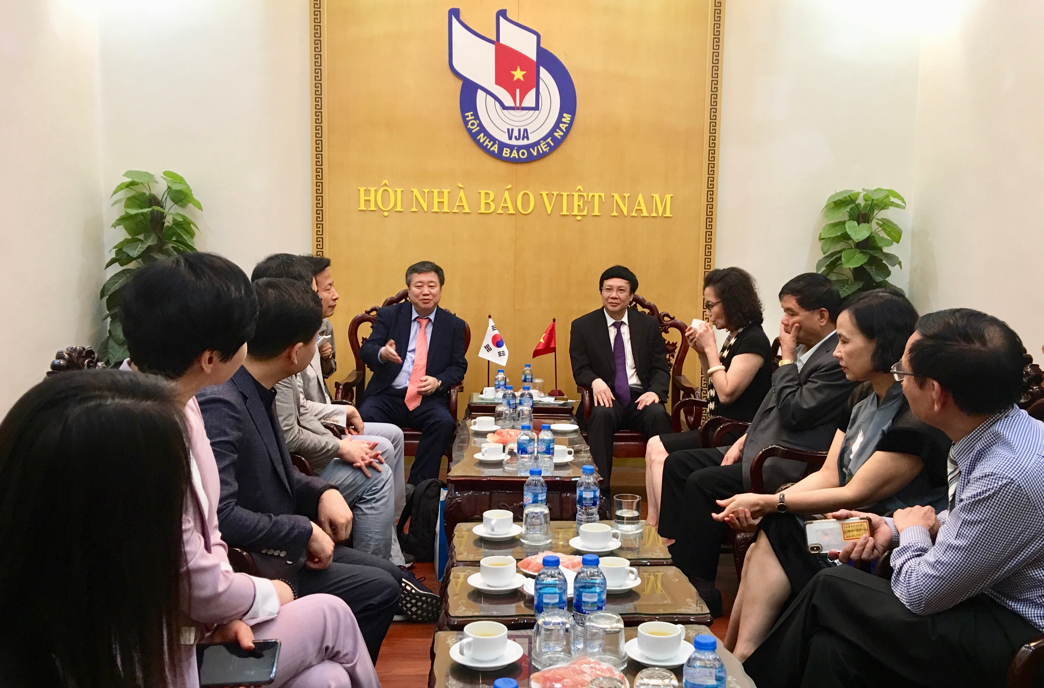 Toàn cảnh buổi tiếp. Ảnh: Hoàng Huy