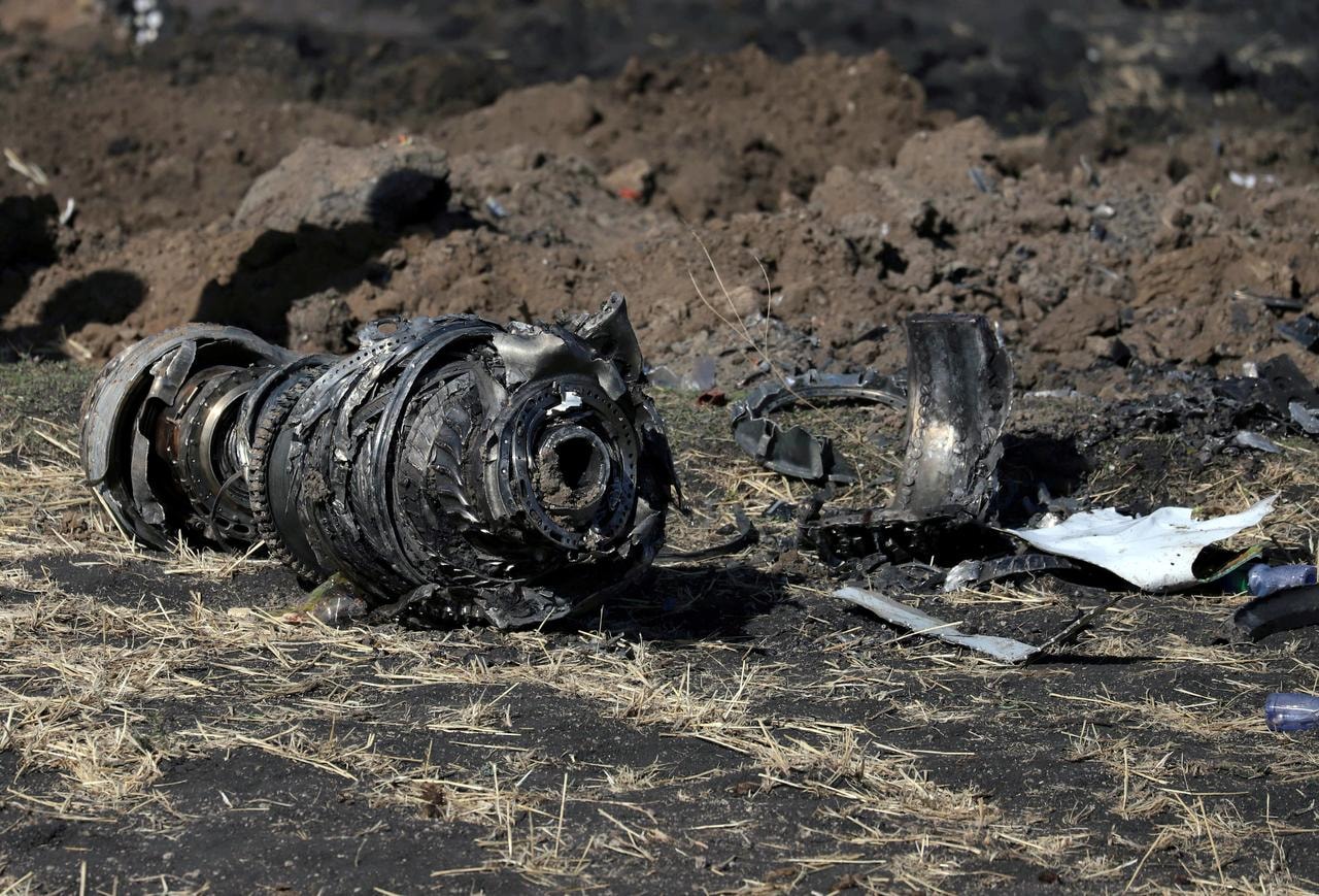 Hình ảnh động cơ của chiếc máy bay Boeing 737 MAX 8 gặp nạn ở Ethiopia. Ảnh: Reuters