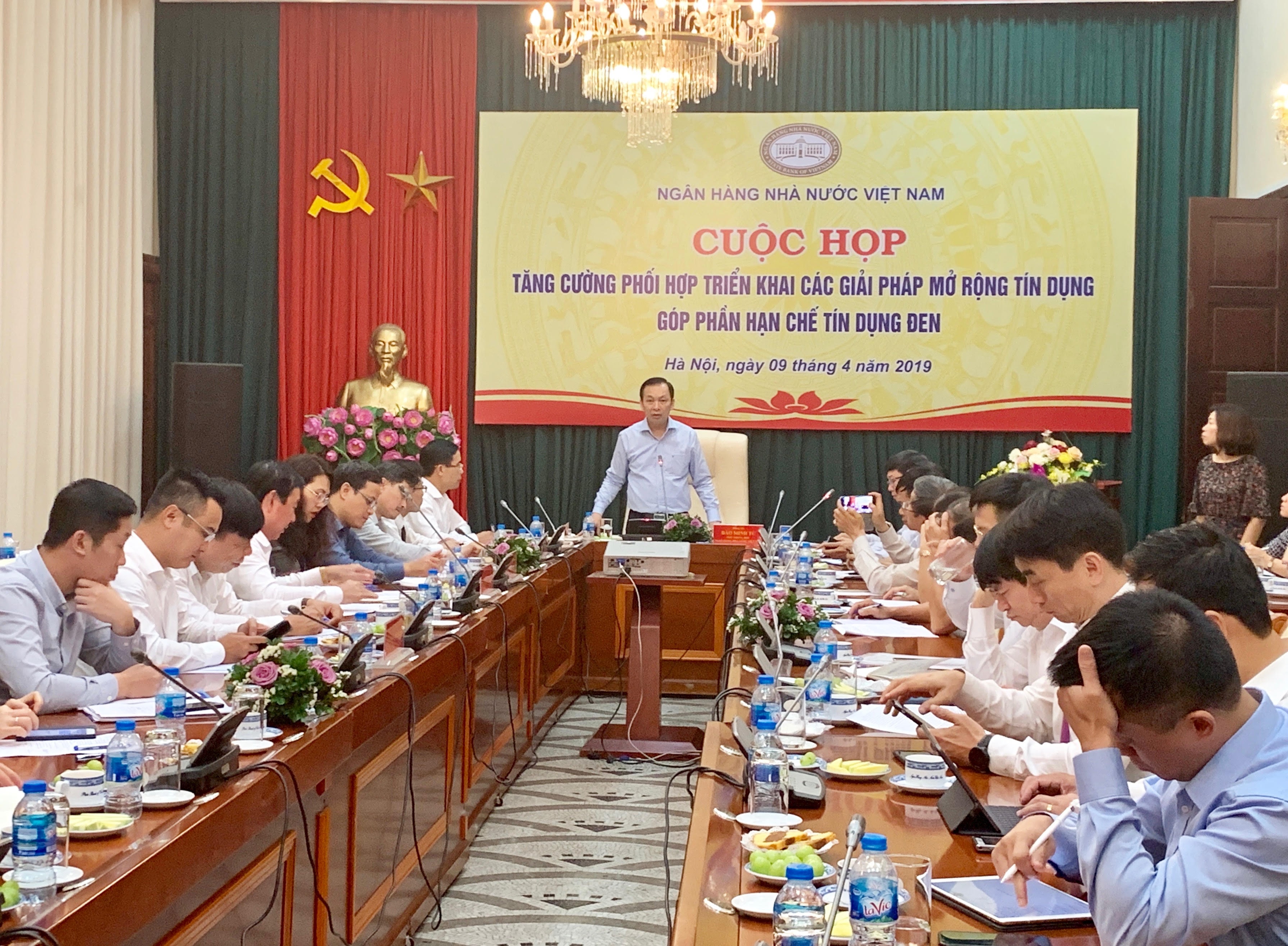 Tăng cường phối hợp triển khai các giải pháp mở rộng tín dụng, góp phần hạn chế tín dụng đen. Ảnh/Phương Thảo