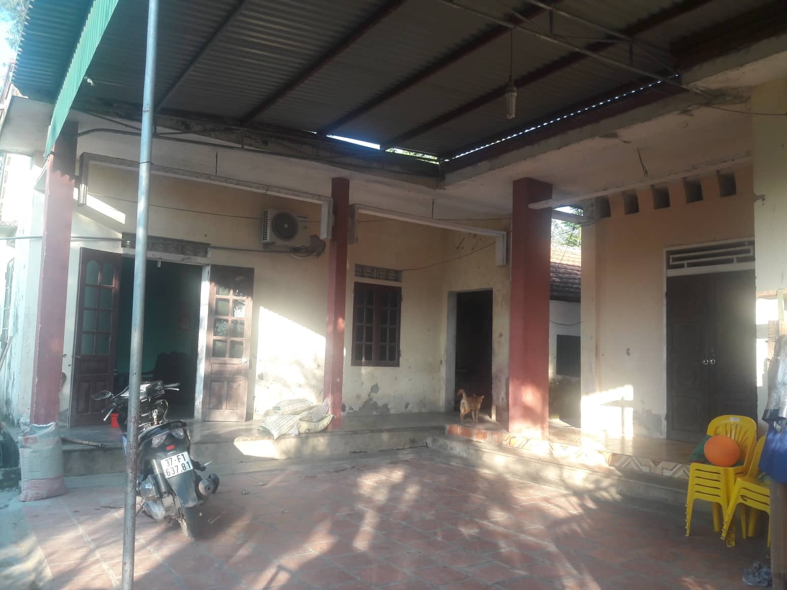 Nhiều gia đình sống trong vùng quy hoạch không thể sửa chữa hay tách hộ để xây nhà riêng