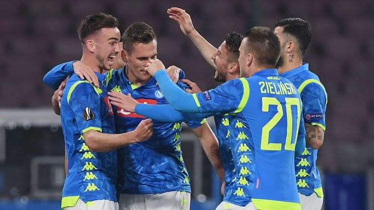Muốn đi tiếp, Napoli cần phải nỗ lực rất nhiều. Ảnh: Goal