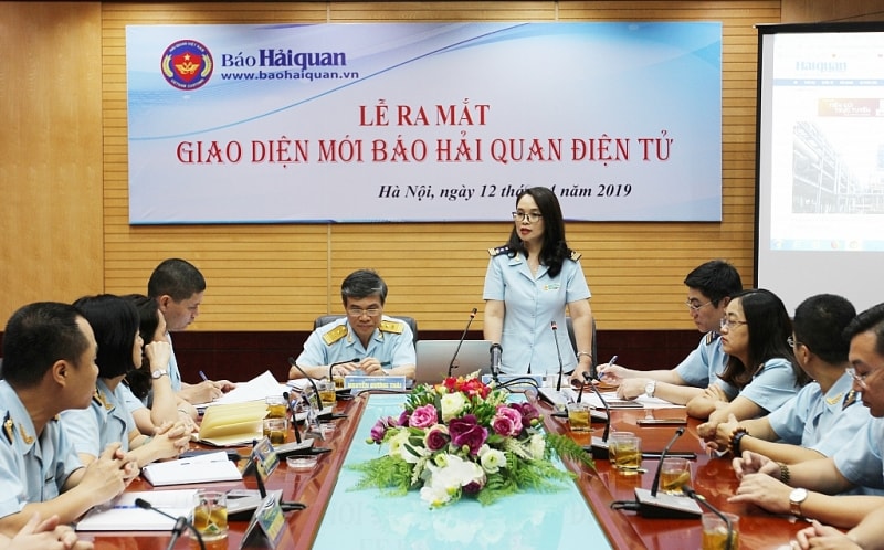 Tổng biên tập Báo Hải quan Vũ Thị Ánh Hồng phát biểu tại buổi lễ. Ảnh: PV