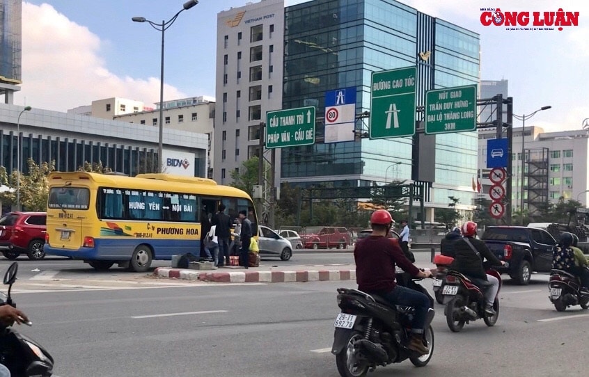 Xử lý nghiêm những vi phạm dừng đỗ, đón trả khách sai quy định của các nhà xe trong dịp nghỉ lễ 30/4 - 1/5