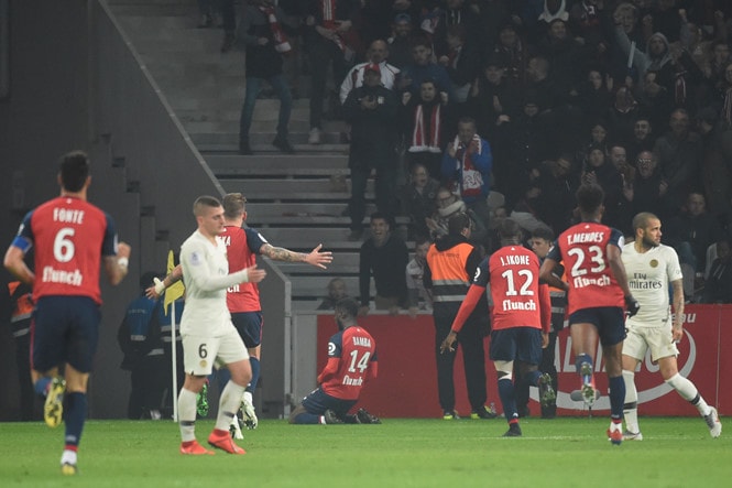 Các cầu thủ Lille (áo đỏ) đã có chiến thắng đầy ấn tượng trước PSG. Ảnh: Getty