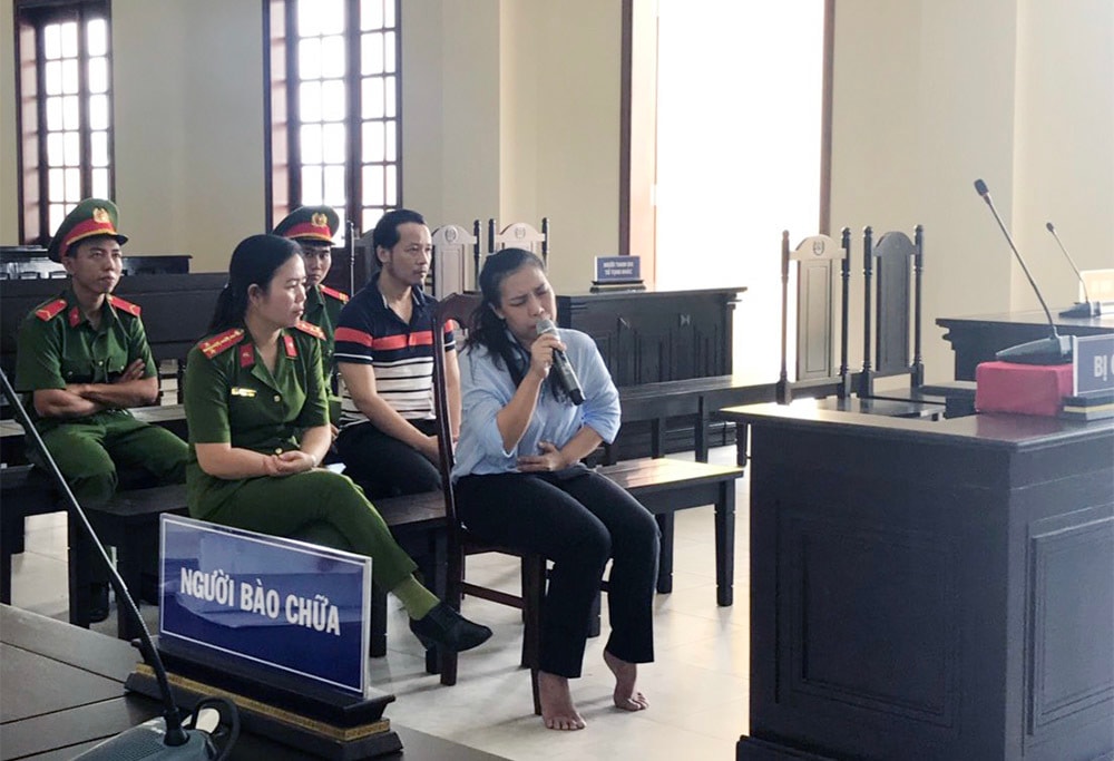 Phạm Lê Hoàng Uyển tại tòa phúc thẩm (ảnh: vietnamnet)