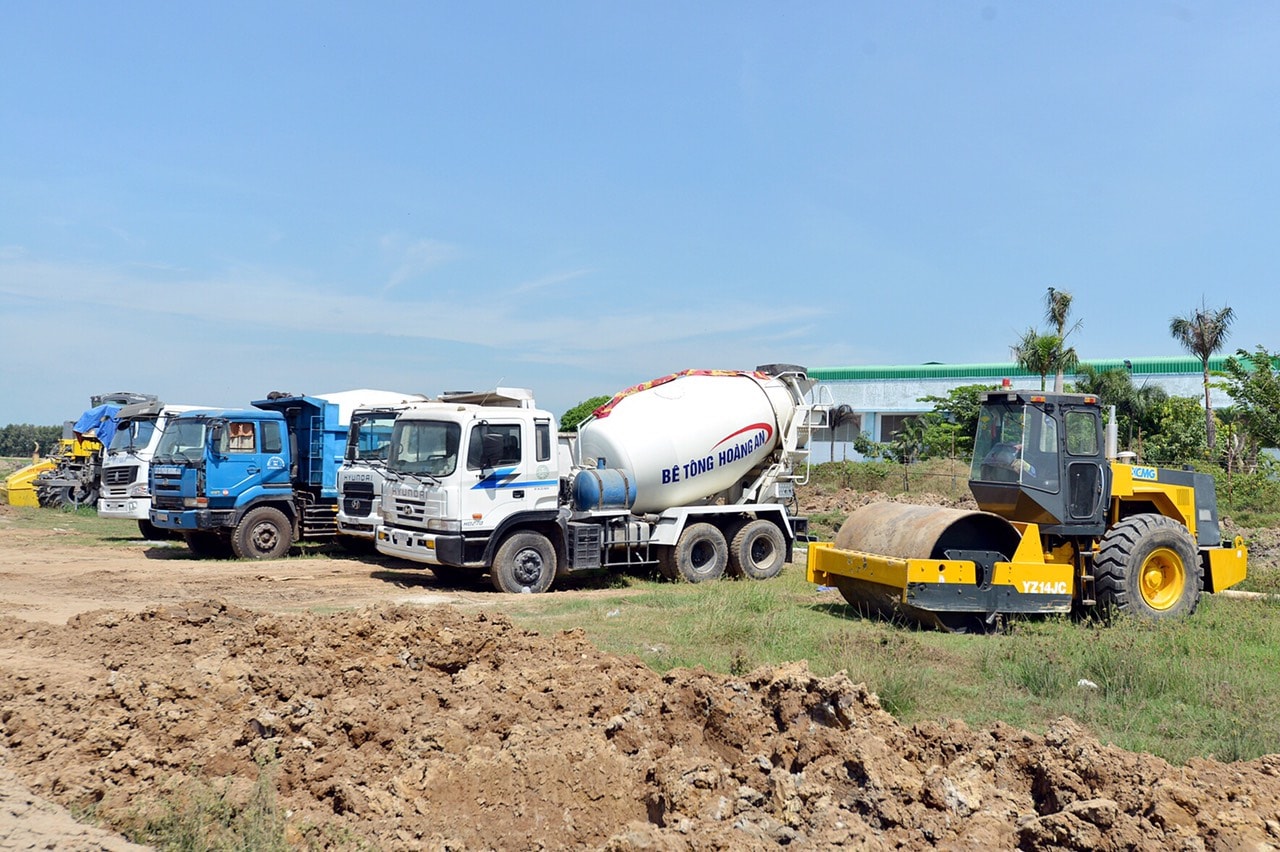 Nhà đầu tư phải làm việc với chính quyền địa phương để xác định nguồn mỏ vật liệu đá, cát và sớm có kế hoạch tập kết vật liệu về công trường trước mùa mưa năm 2019.