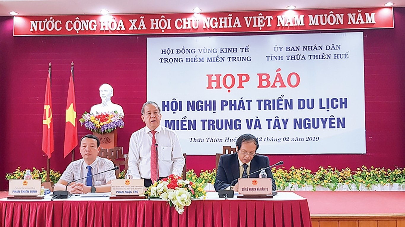 Ông Phan Ngọc Thọ - Chủ tịch UBND tỉnh Thừa Thiên - Huế, Chủ tịch Hội đồng vùng kinh tế trọng điểm miền Trung phát biểu tại cuộc họp báo về Hội nghị “Phát triển du lịch miền Trung và Tây Nguyên” tháng 2/2019.
