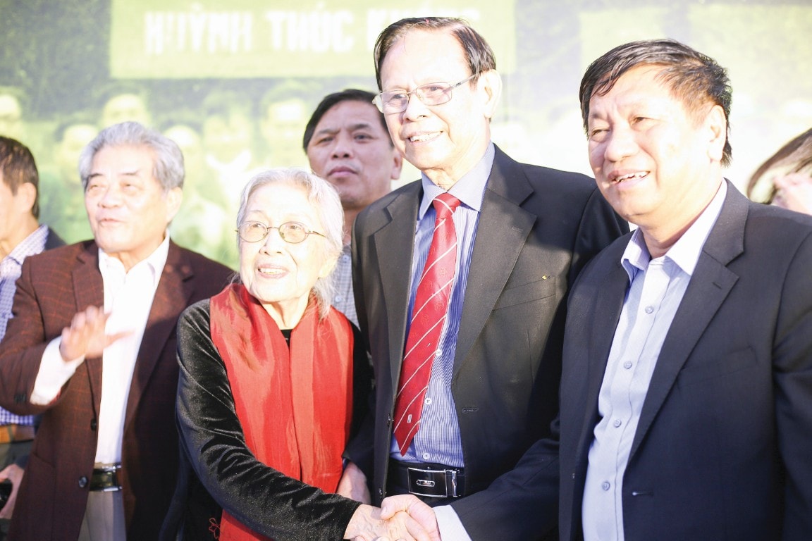 Bà Lý Thị Trung tại Lễ kỷ niệm 70 năm Trường dạy làm báo Huỳnh Thúc Kháng.