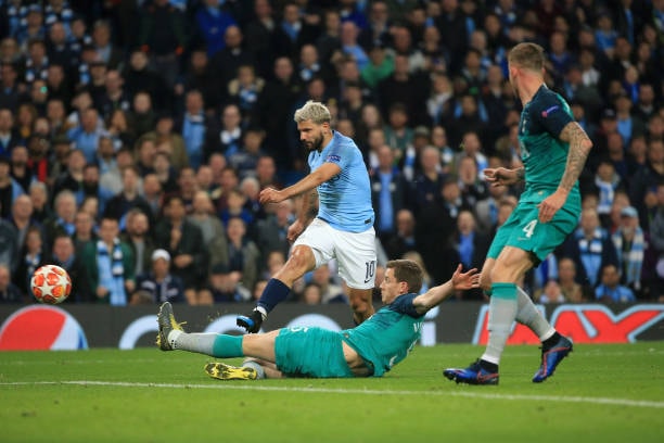 Kun Aguero cũng nổ súng nhưng chừng đó là chưa đủ để Man City viết tiếp câu chuyện ở Champions League. Ảnh: Getty