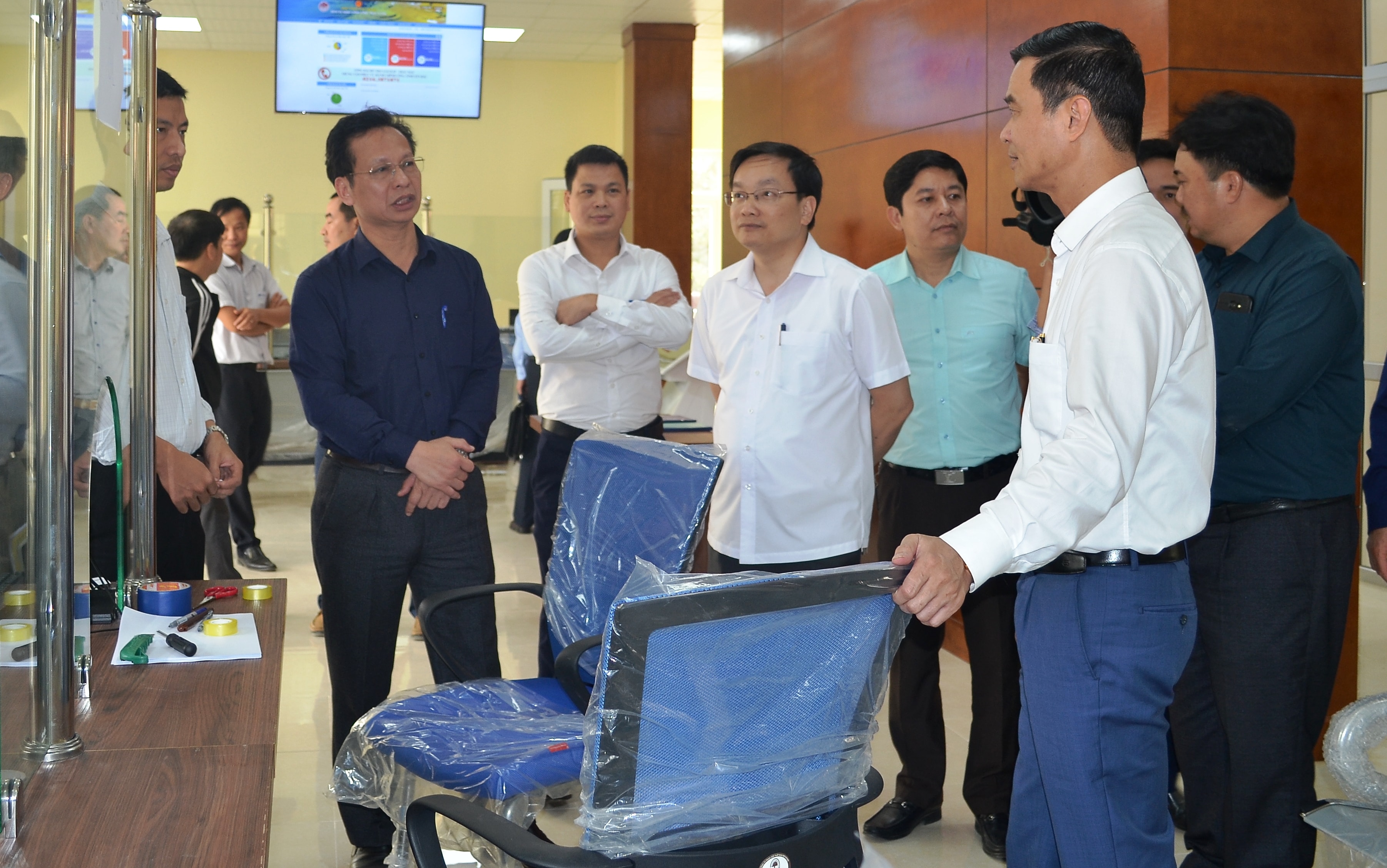 Lãnh đạo tỉnh, thành phố kiểm tra công tác chuẩn bị đưa vào hoạt động bộ phận hành chính công TP. Yên Bái.