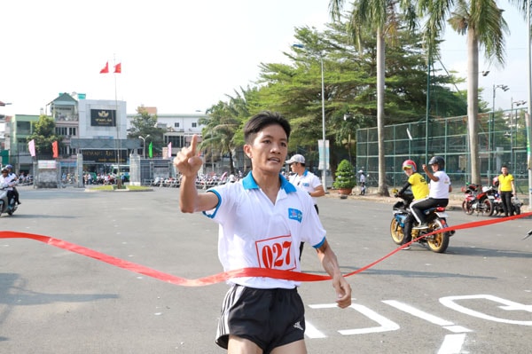 VĐV Lương Đức Phước (Đồng Nai) về Nhất nội dung nam thanh niên 7km hệ trong tỉnh