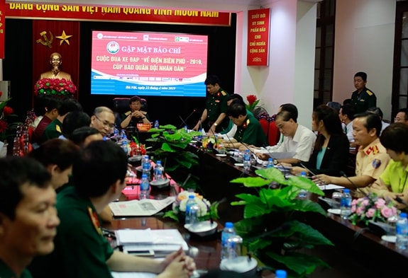 Quang cảnh buổi gặp mặt báo chí. Ảnh: Tuấn Sơn