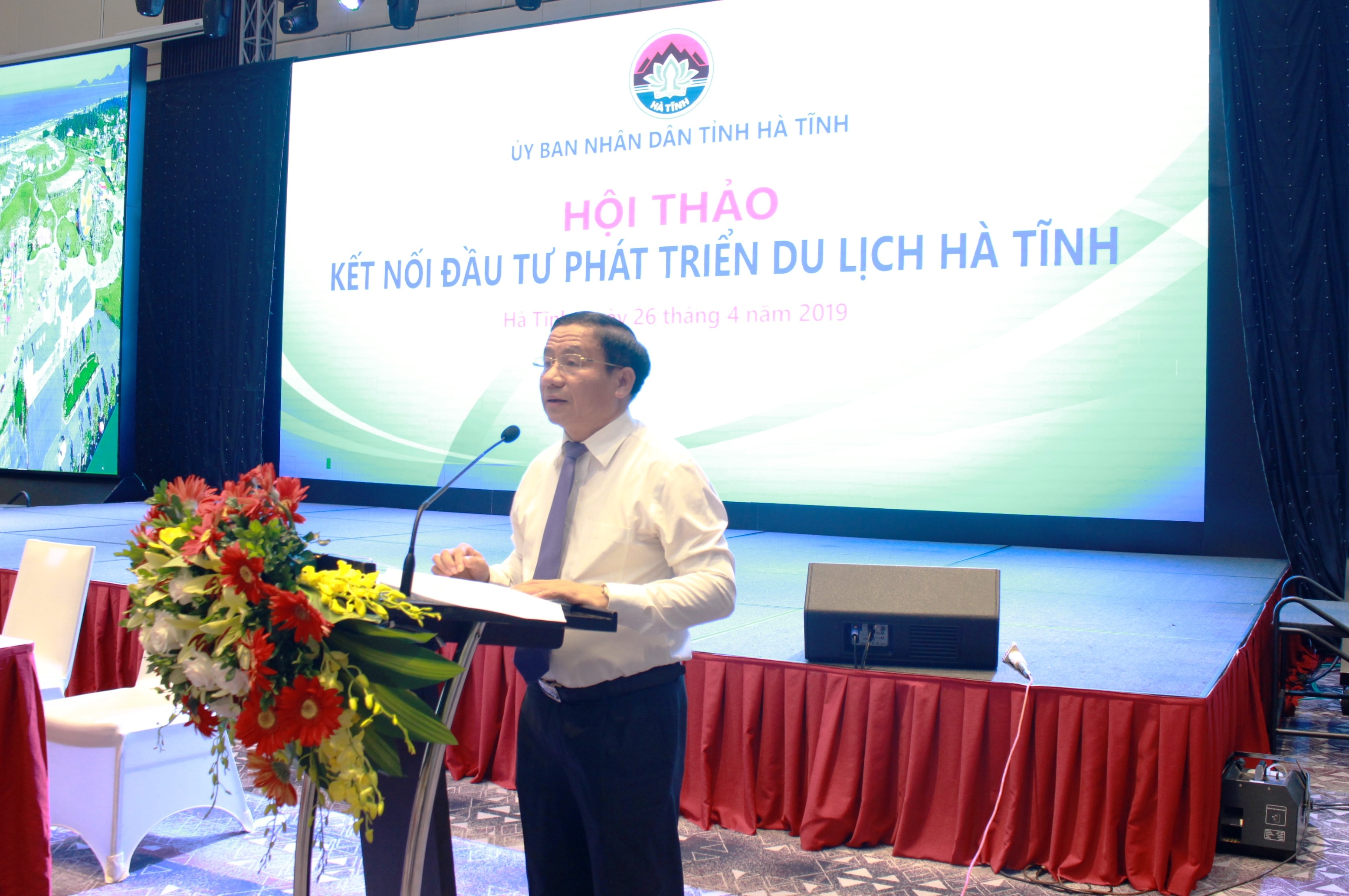 Bí thư Tỉnh ủy Hà Tĩnh Lê Đình Sơn phát biểu chào mừng hội thảo. Ảnh PV