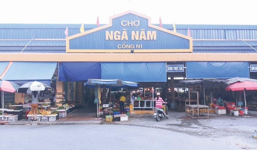 Nhà lồng chợ Ngã Năm được xây mới khang trang, đảm bảo vệ sinh môi trường và PCCC.