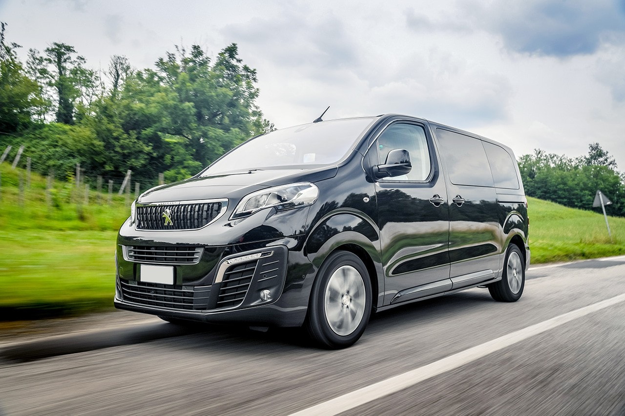Mẫu xe Peugeot Traveller sẽ được trình làng vào ngày 5/5.