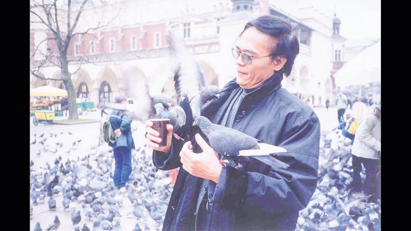Nhà thơ Anh Ngọc