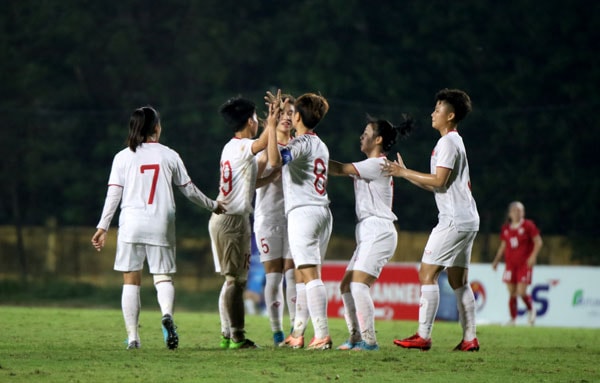 U19 nữ Việt Nam cần phải cố gắng nhiều hơn nữa để quyết định tấm vé đi tiếp. Ảnh: VFF