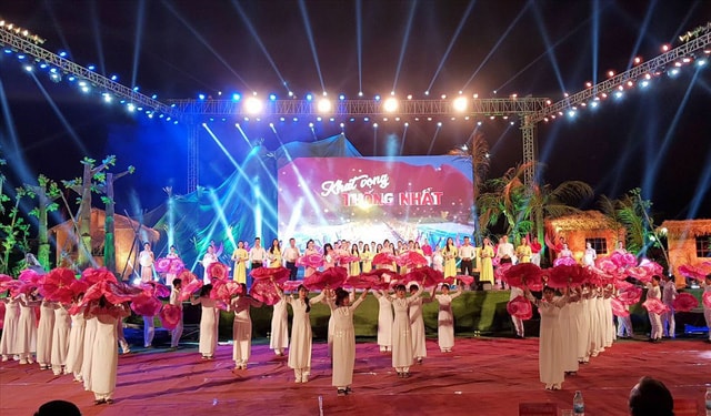 Chương trình gồm những tác phẩm ca ngợi đất nước, quê hương, ca ngợi tinh thần chiến đấu anh dũng của quân và dân ta, nói lên khát vọng thống nhất đất nước, đưa non sông về liền một dải. Ảnh: Nhandan