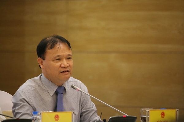 Thứ trưởng Bộ Công Thương ông Đỗ Thắng Hải trả lời câu hỏi của báo chí