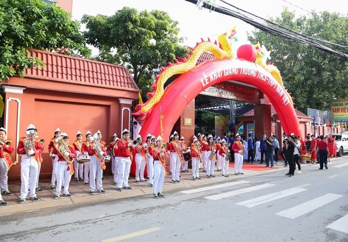 Cơ sở của Trường THCS-THPT Nam Việt tại số 5B Phan Văn Hớn, phường Tân Thới Nhất, quận 12, TP.HCM