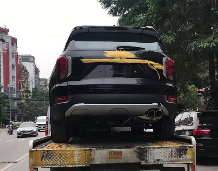 Hình ảnh Hyundai Palisade 2020 xuất hiện tại Hà Nội do người đi đường chụp được.