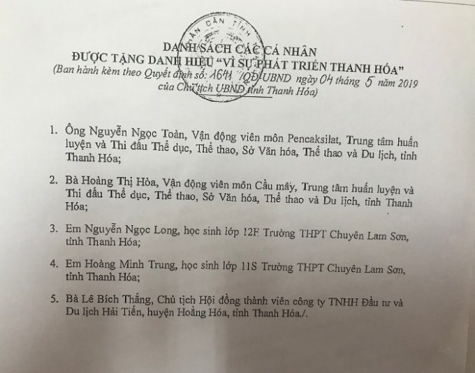 Bà Lê Bích Thắng là một trong 5 cá nhân được trao tặng danh hiệu