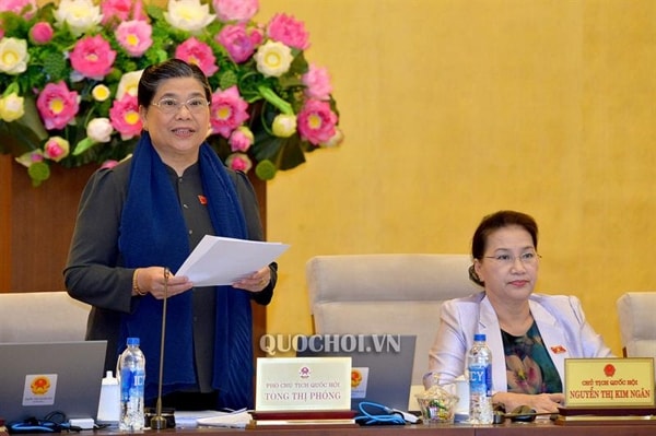 Phó Chủ tịch Thường trực Quốc hội Tòng Thị Phóng phát biểu kết luận nội dung thảo luận. Ảnh: Cổng TTĐT Quốc hội