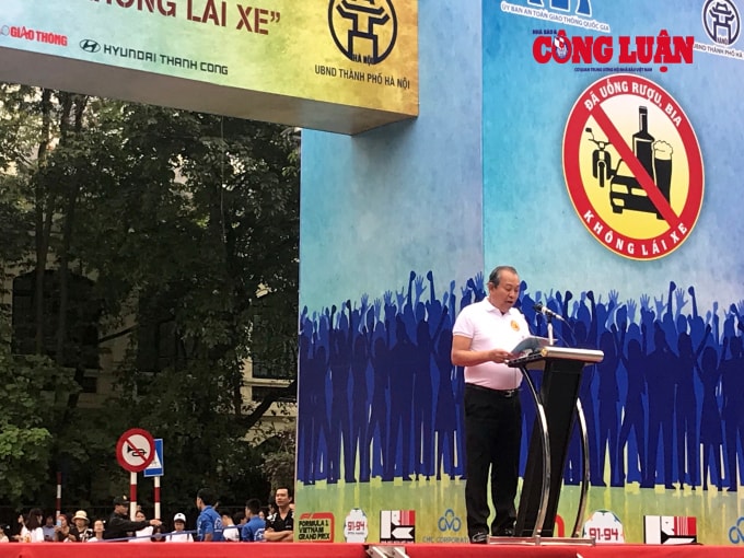 Phó Thủ tướng Thường trực Chính phủ, Chủ tịch Ủy ban An toàn giao thông (ATGT) Quốc gia Trương Hòa Bình phát biểu tại buổi Lễ