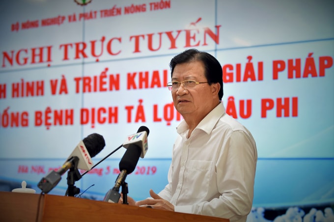 Phó Thủ tướng Trịnh Đình Dũng yêu cầu các bộ, ngành, địa phương cần chấn chỉnh ngay hiện tượng lơ là, chủ quan với dịch tả lợn Châu Phi. Ảnh: VGP