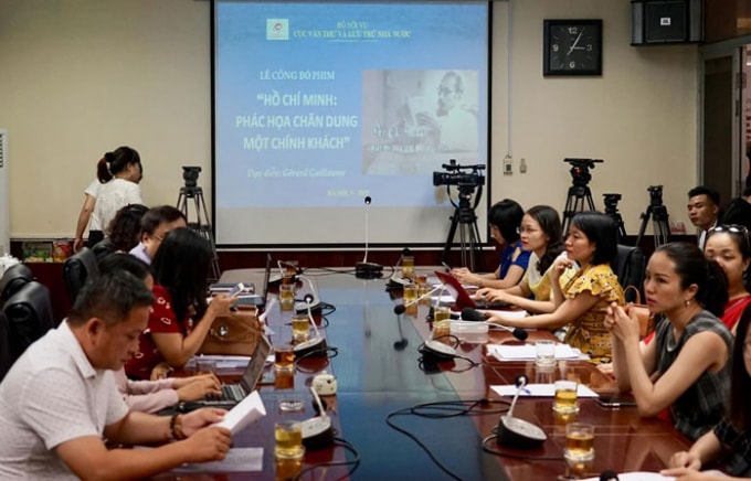 Lễ công bố phim tài liệu quý “Hồ Chí Minh: Phác họa chân dung một chính khách”. Ảnh: Báo hanoimoi