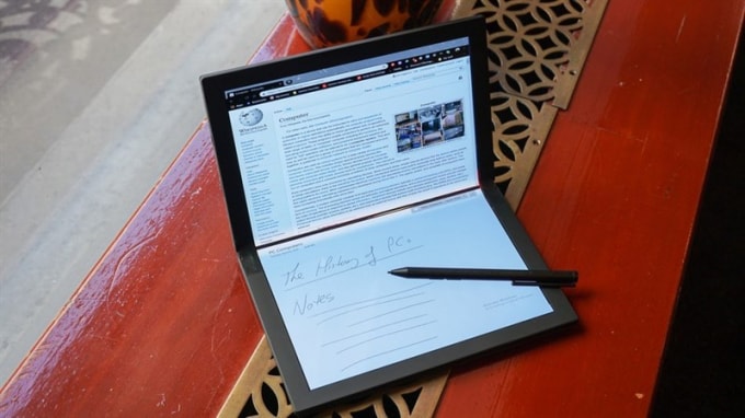Lenovo gây bất ngờ với laptop màn hình gập ThinkPad X1.