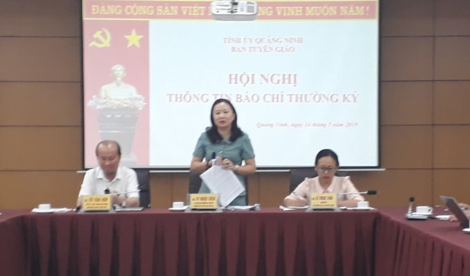 Đồng chí Vi Ngọc Bích, Ủy viên Ban Thường vụ Tỉnh ủy, Trường Ban Tuyên giáo Tỉnh ủy phát biểu tại Hội nghị