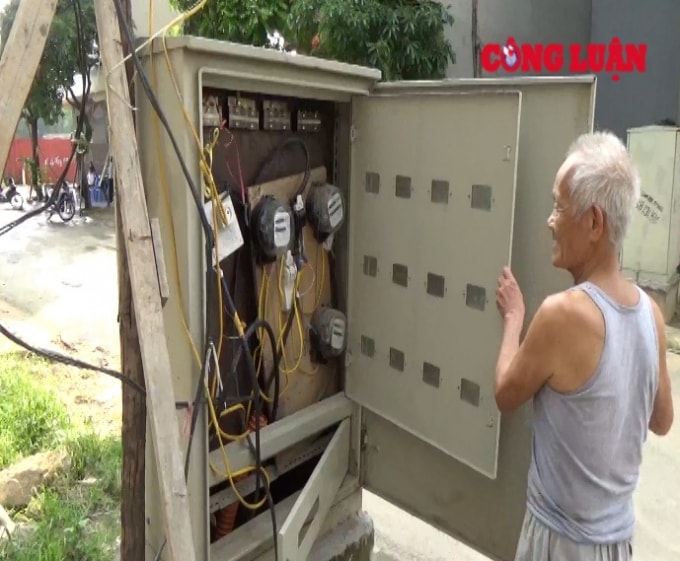 Hệ thống điện tại dự án đã được lắp đặt nhưng không có điện phục vụ người dân
