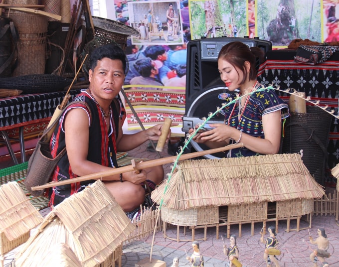 Giao lưu văn hóa giữa đồng bào miền núi A Lưới (Thừa Thiên - Huế) và Tây Giang (Quảng Nam.