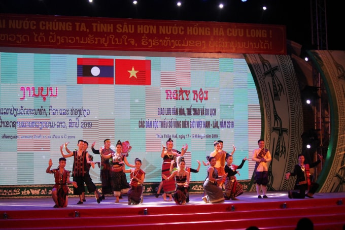 Ngày hội thể hiện sự đoàn kết, hữu nghị, phát triển giữa các đồng bào dân tộc vùng biên giới Việt - Lào.