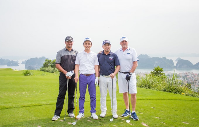 Chủ tịch Tập đoàn FLC – Trịnh Văn Quyết giao lưu golf cùng Michael Campbell và các đối tác quốc tế