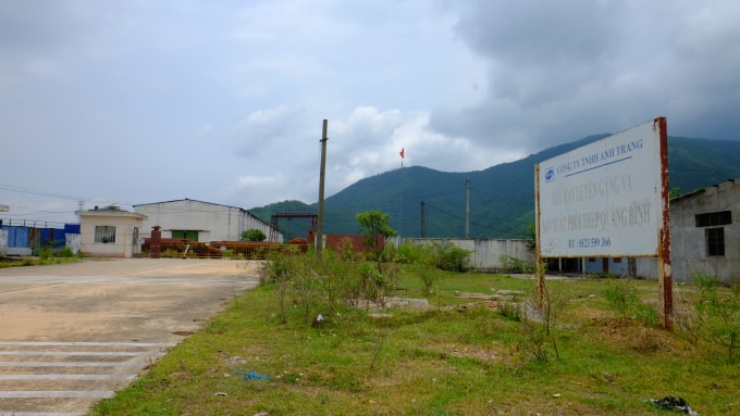 Dự án Nhà máy luyện gang và sản xuất phôi thép Quảng Bình được xây dựng tại thôn Nam Lãnh, xã Quảng Phú, huyện Quảng Trạch (Quảng Bình).