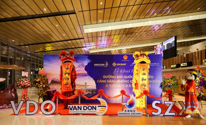 Lễ khai trương đường bay quốc tế tại sân bay Vân Đồn. Ảnh: Sở TT và TT Quảng Ninh.