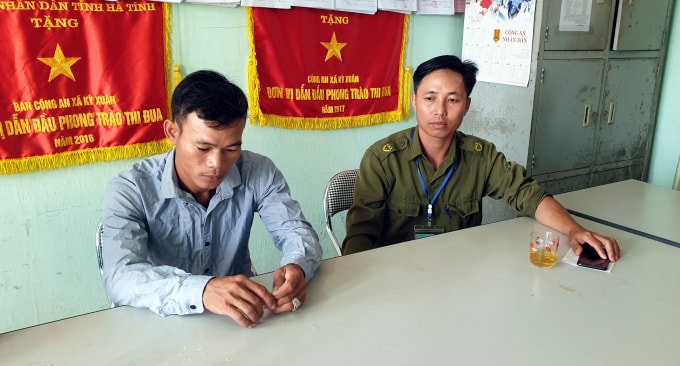 Anh Nguyễn Song Thao (bên trái) tại buổi làm việc với PV. (Ảnh: MH)