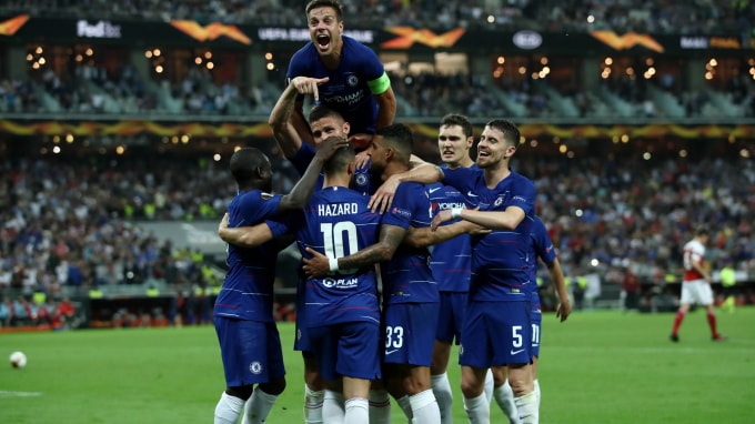 Các cầu thủ Chelsea ăn mừng bàn thắng. Ảnh: Getty
