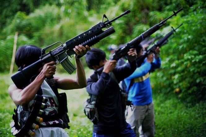 Nhóm phiến quân NPA ở Philippines. Ảnh: Inquirer.