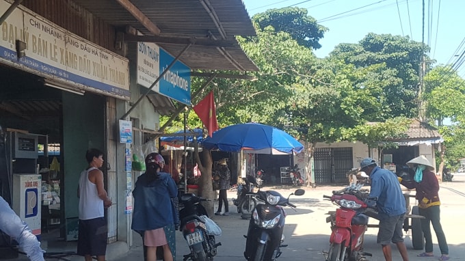 Trước đó, đại lý bán lẻ xăng dầu Xuân Thành buộc phải di dời nhưng vẫn ngang nhiên hoạt động.