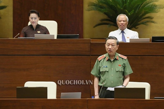 Bộ trưởng Tô Lâm trả lời chất vấn các câu hỏi của đại biểu liên quan đến gian lận điểm thi.
