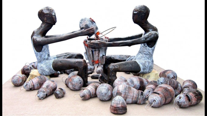 “Chuyện quê” - Gỗ sơn, điêu khắc sắp đặt, 2013.
